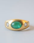 Vintage emerald cabochon ring