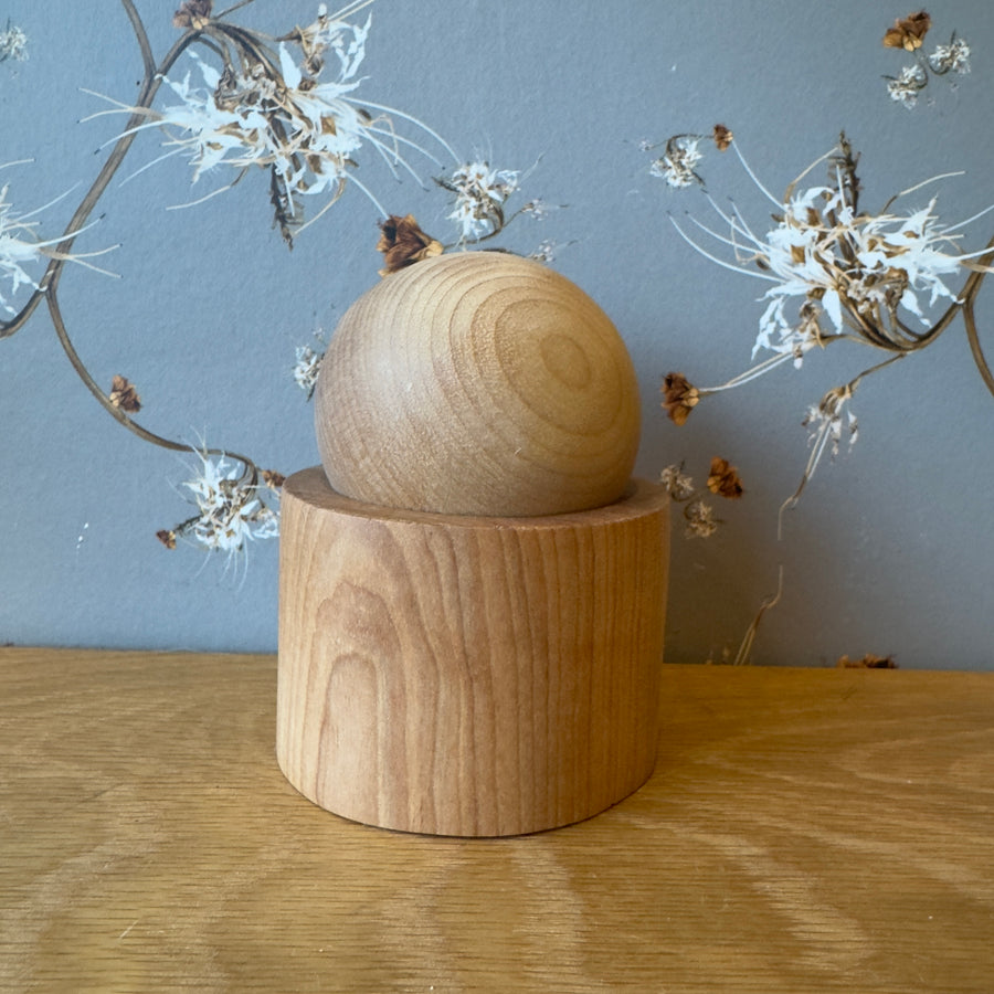 Elise McLaughlin Pot and Ball xs