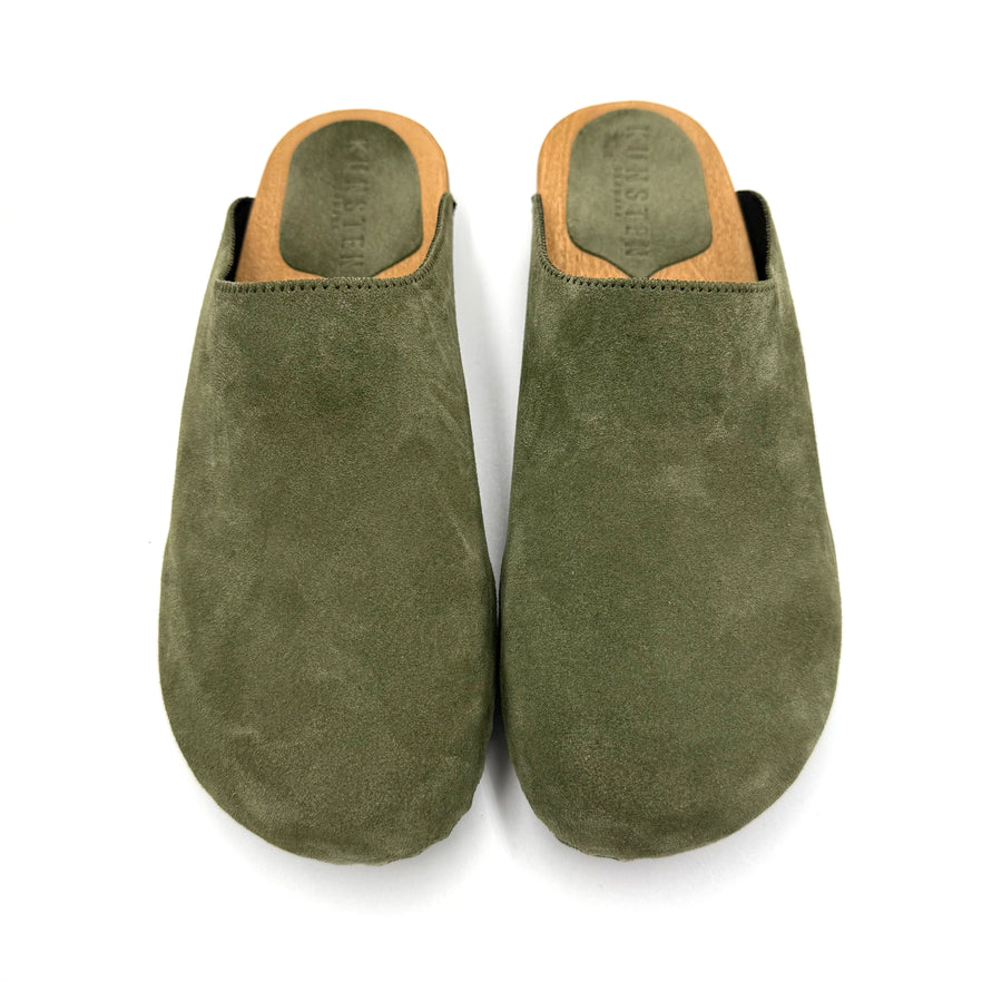 Ella Suede Clogs in Hunter
