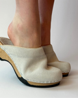 Embla I Off White Suede