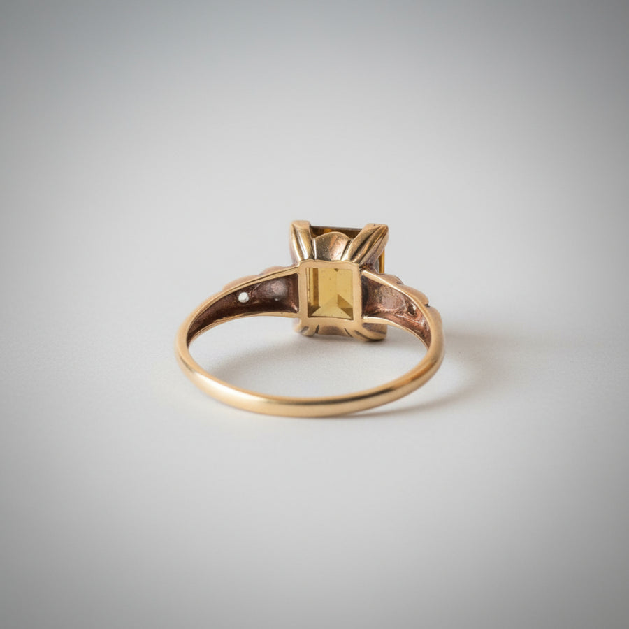 Vintage Citrine Ring with Heart Flanks