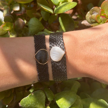 Onyx Anadara Bracelet