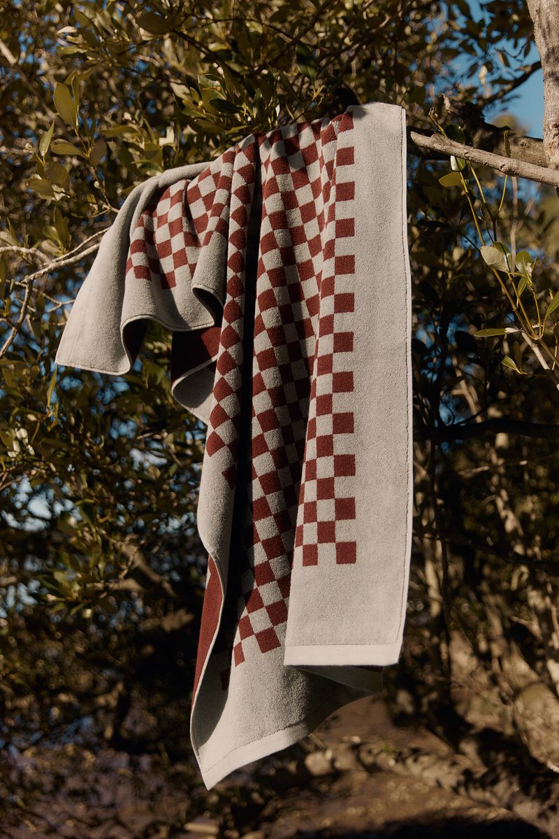 Roman Pool Towel/Sheet in Cement & Rust