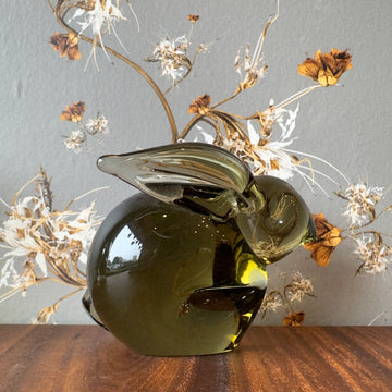 Vintage Crouching Bunny, Green