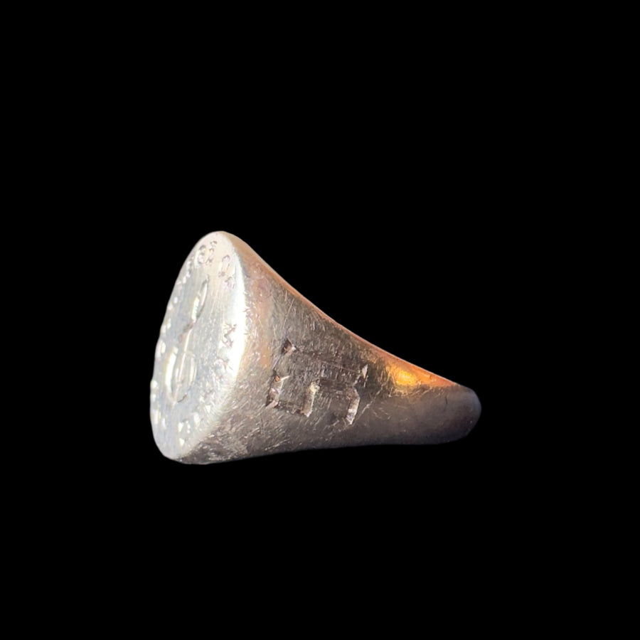 Vintage Gold Signet Ring with Musical Cleft