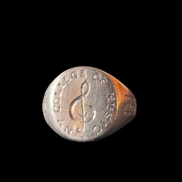 Vintage Gold Signet Ring with Musical Cleft