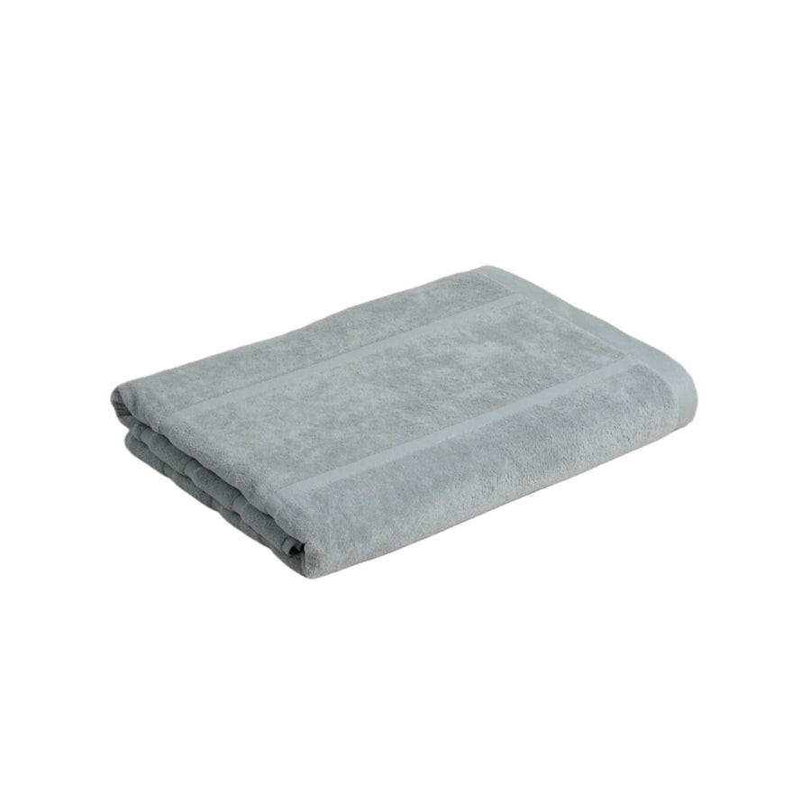 Woodford Pool Towel in Cement