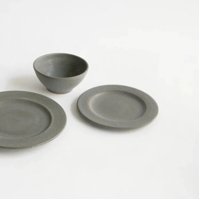 sheldon dinner plate charcoal